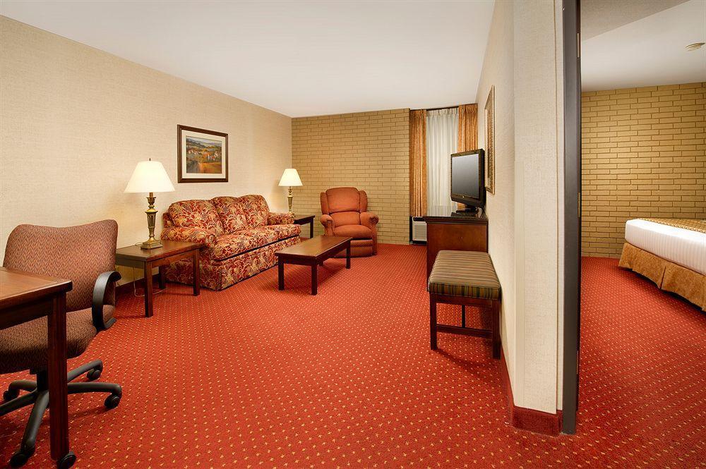 Drury Inn & Suites Charlotte University Place Eksteriør bilde