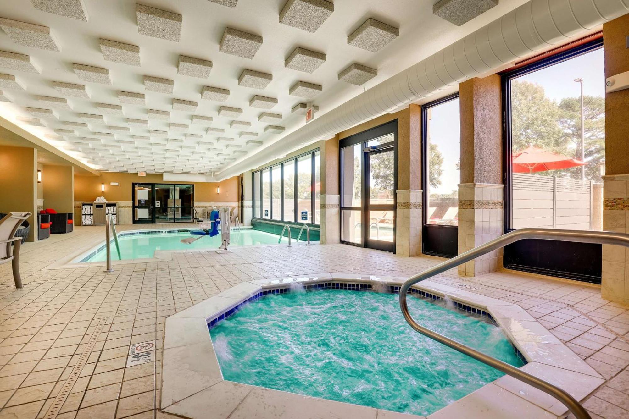 Drury Inn & Suites Charlotte University Place Eksteriør bilde