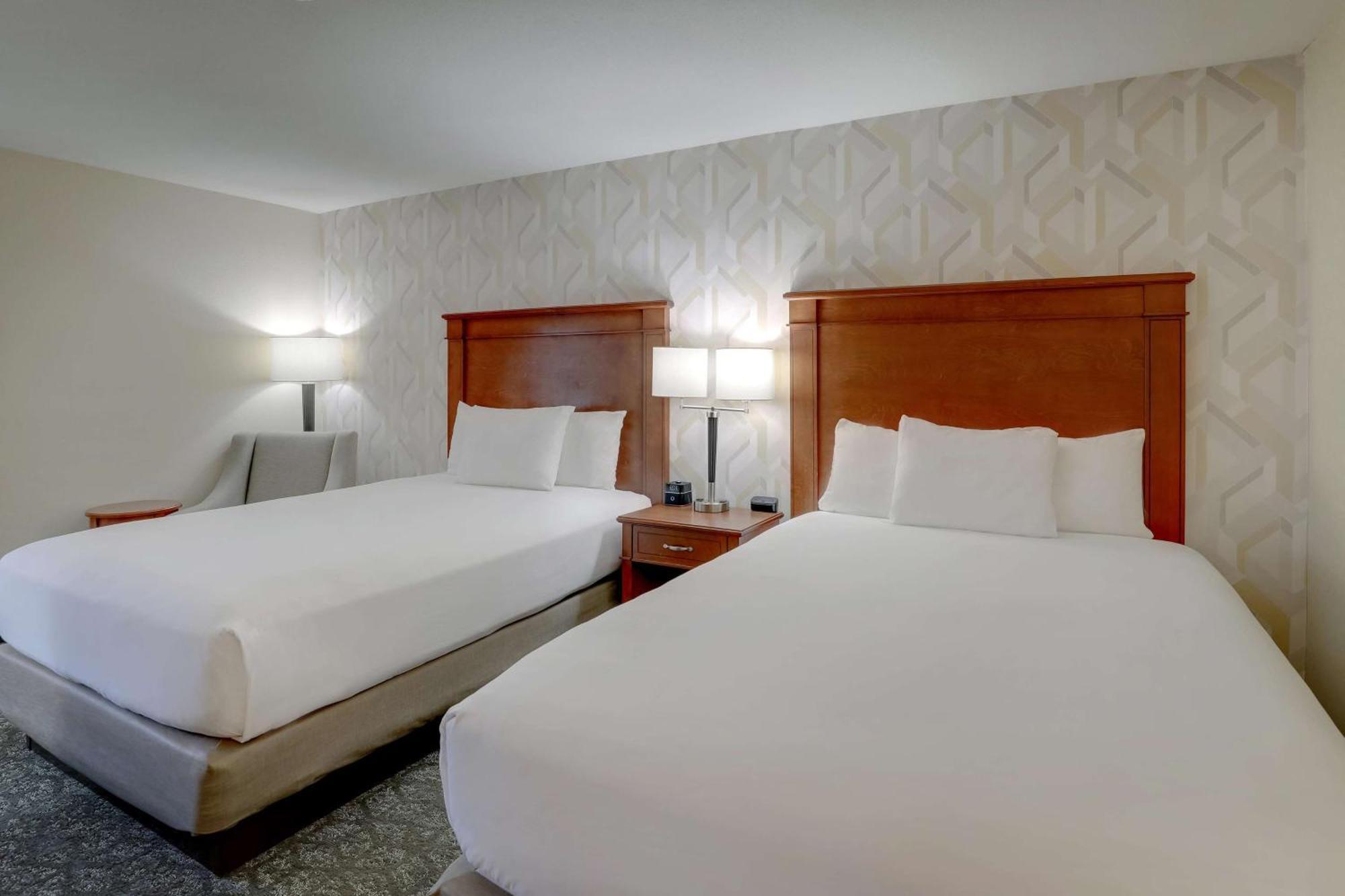 Drury Inn & Suites Charlotte University Place Eksteriør bilde