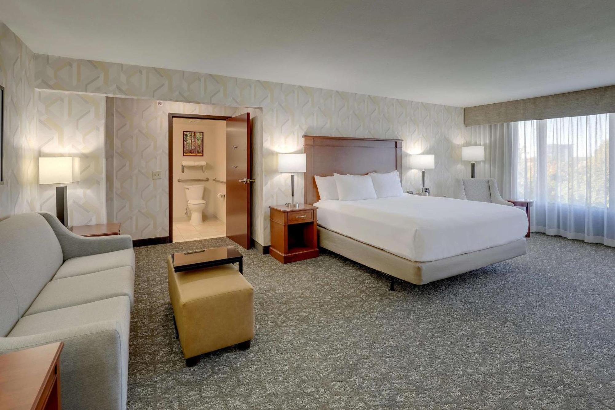 Drury Inn & Suites Charlotte University Place Eksteriør bilde