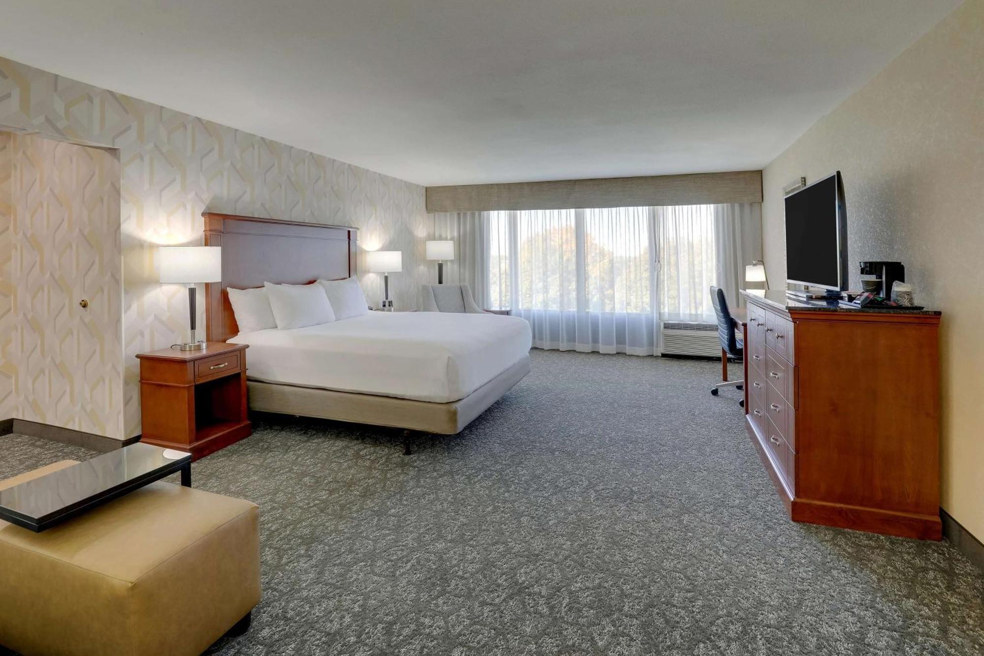 Drury Inn & Suites Charlotte University Place Eksteriør bilde