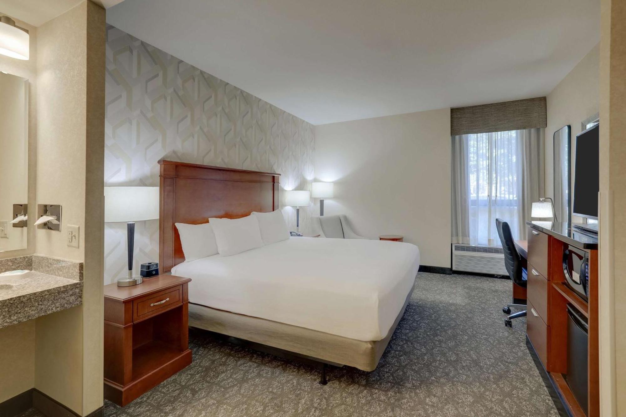 Drury Inn & Suites Charlotte University Place Eksteriør bilde