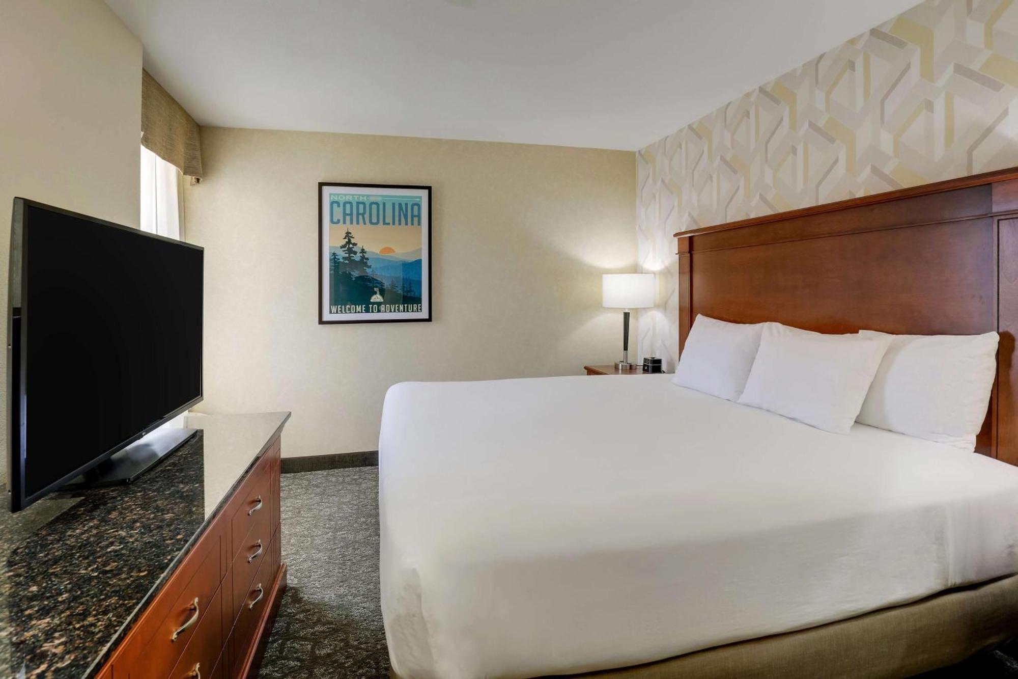 Drury Inn & Suites Charlotte University Place Eksteriør bilde