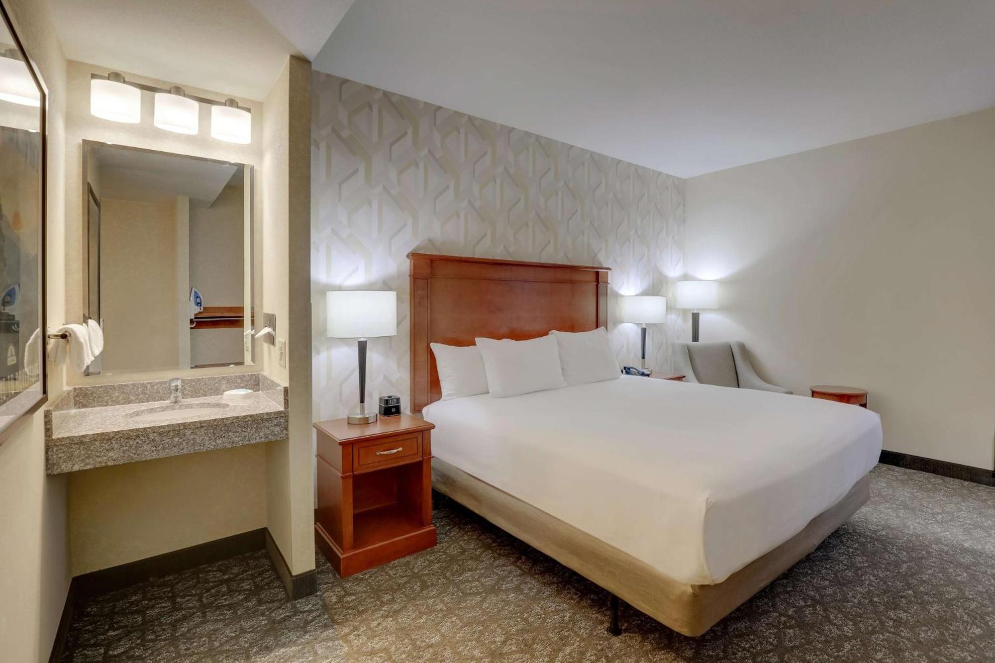 Drury Inn & Suites Charlotte University Place Eksteriør bilde