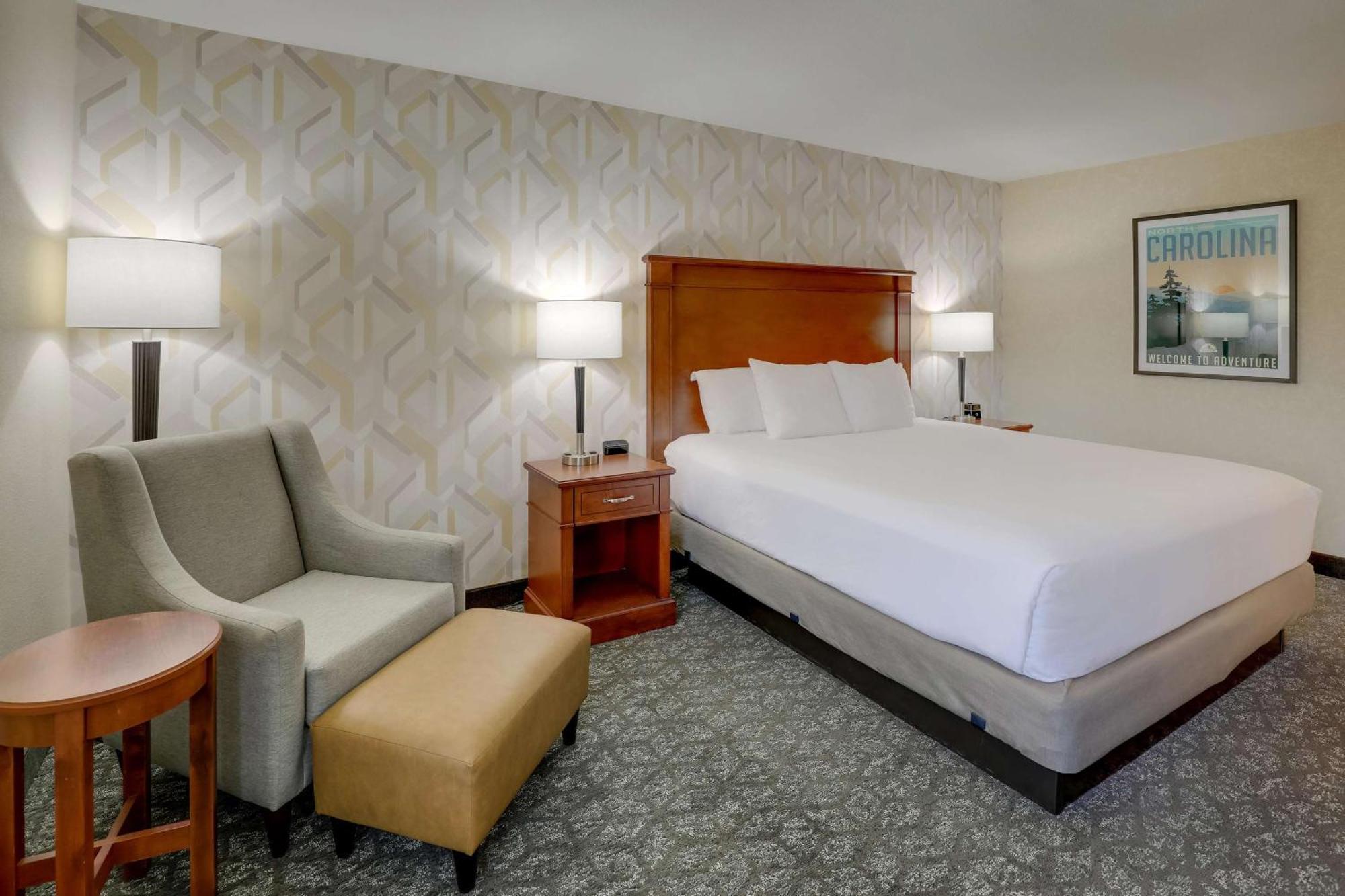 Drury Inn & Suites Charlotte University Place Eksteriør bilde