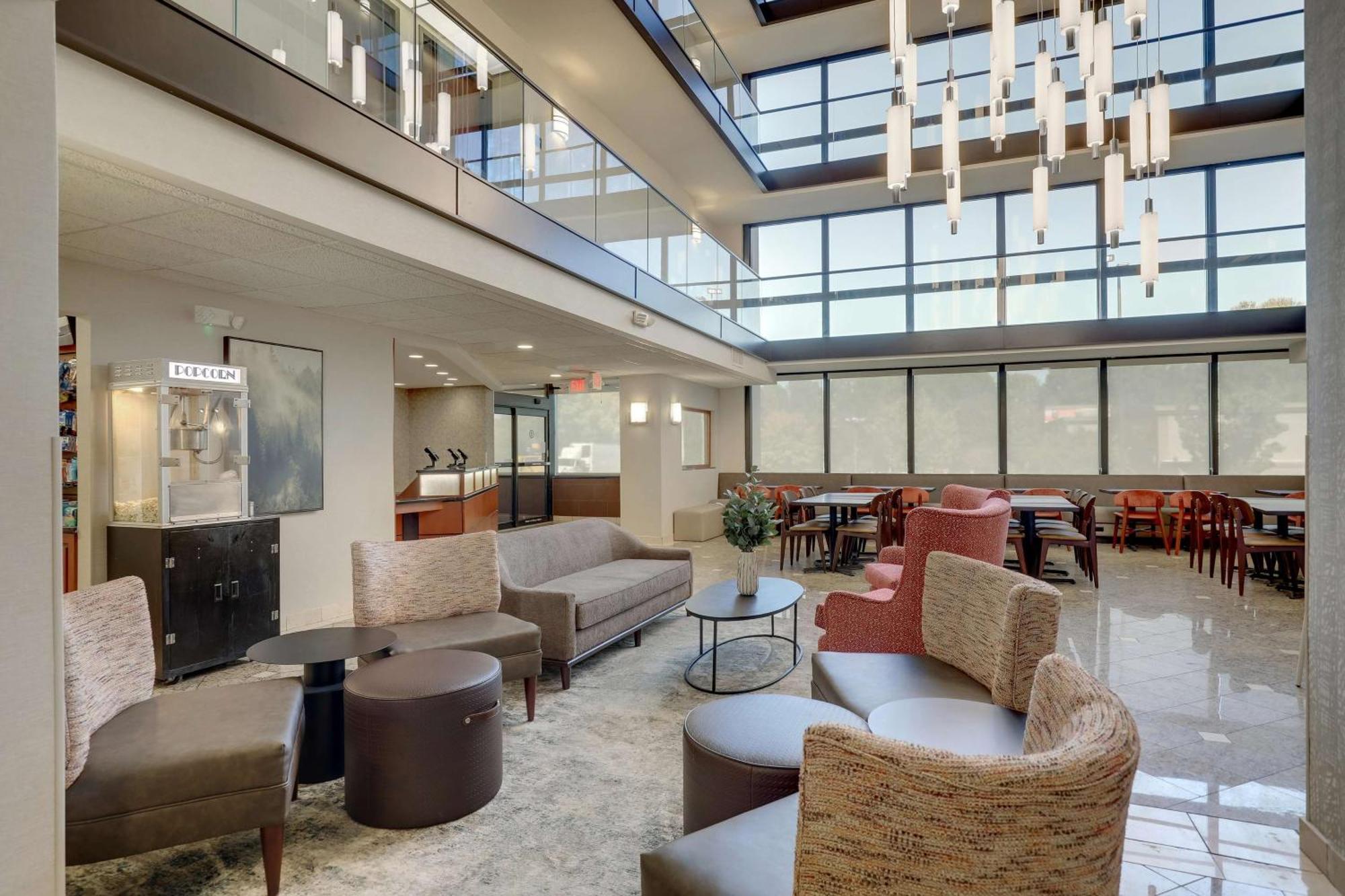 Drury Inn & Suites Charlotte University Place Eksteriør bilde